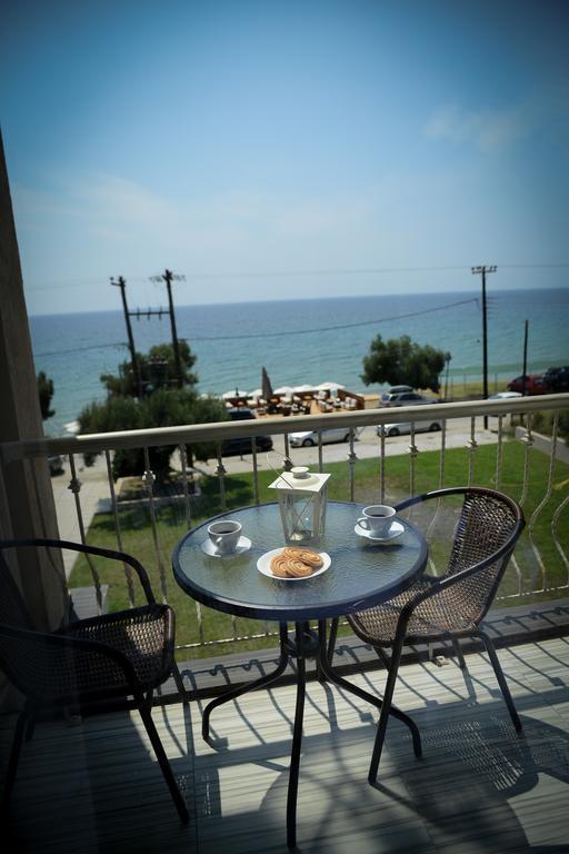 Crown Hotel Неа-Скиони Номер фото