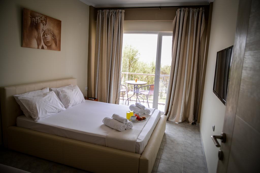 Crown Hotel Неа-Скиони Номер фото