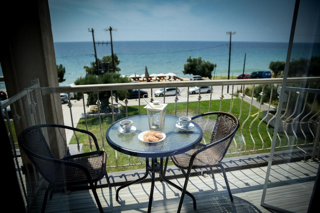 Crown Hotel Неа-Скиони Номер фото